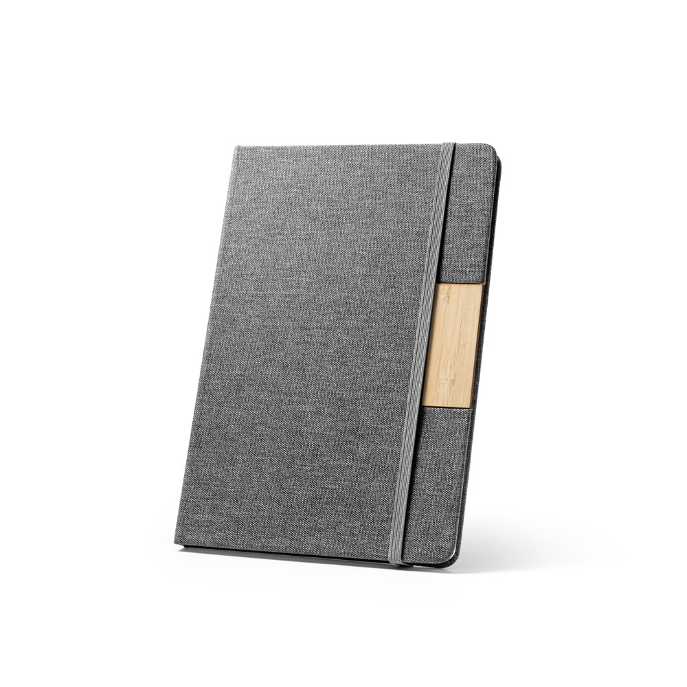 CADERNO A5 DE CAPA DURA EM TECIDO PET 100% RECICLADO, COM PÁGINAS PAUTADAS RECICLADAS