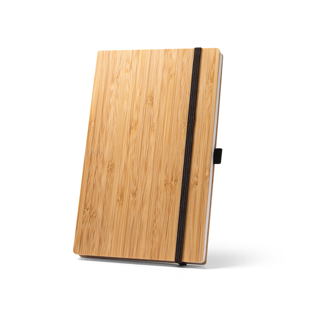CADERNO A5 DE CAPA E CONTRACAPA EM PLACA DE BAMBU E LOMBADA EM PET 100% RECICLADO, COM PÁGINAS PAUTADAS RECICLADAS