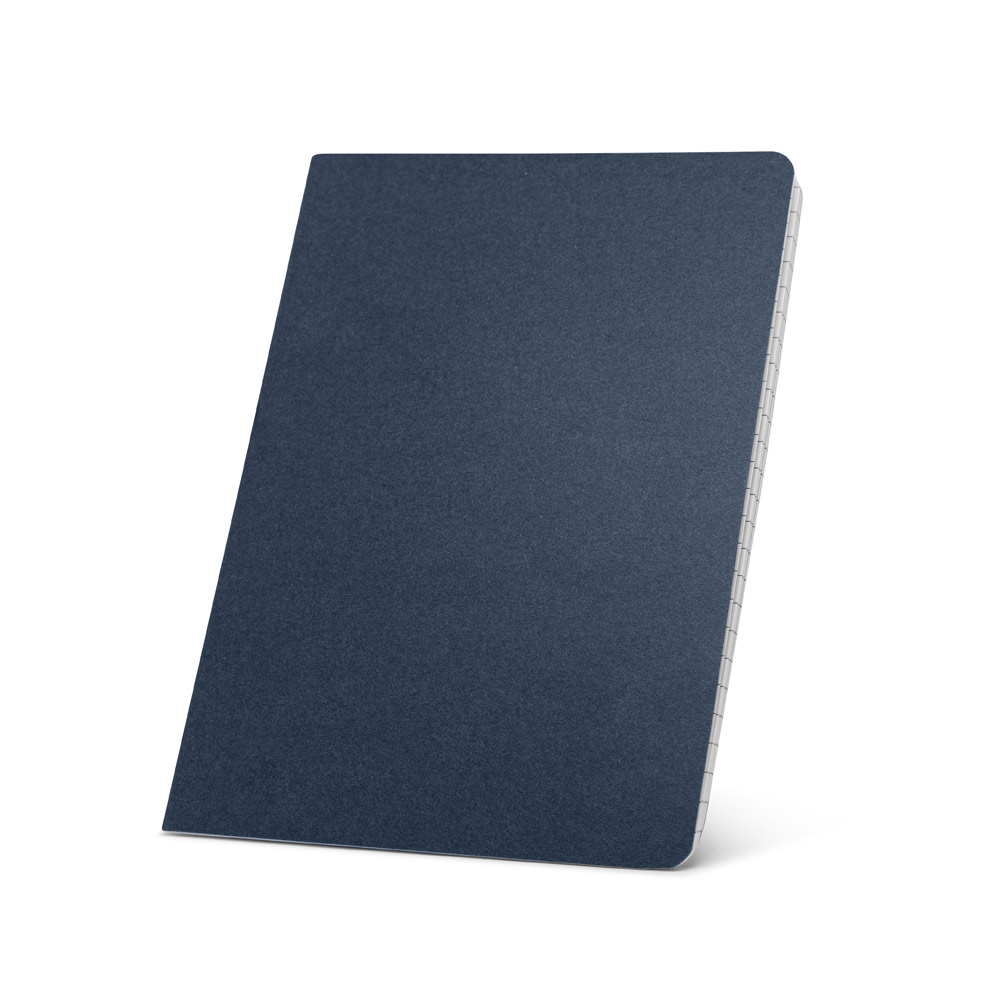 CADERNO A5 DE CAPA FLEXÍVEL EM CARTÃO KRAFT 100% RECICLADO, COM PÁGINAS PAUTADAS RECICLADAS